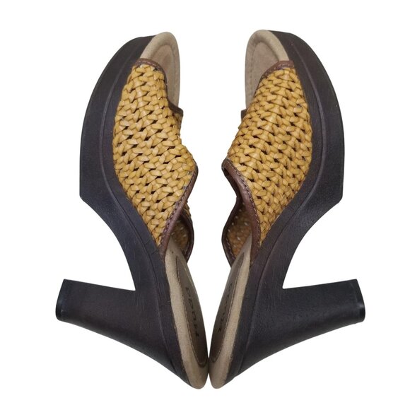 Mudd 9 Sandals Open Toe Mustard Yellow Basket Weave Heels Platforms Y2K - Picture 10 of 10